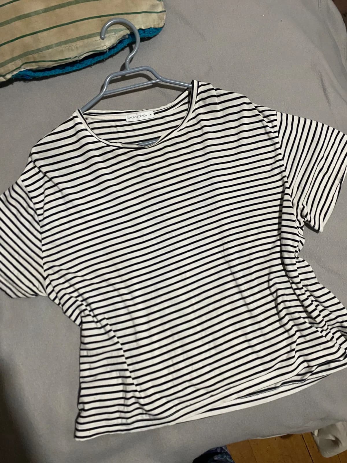 Usado por MARÍA PAZ LEIVA ABURMAN, Polera , talla m