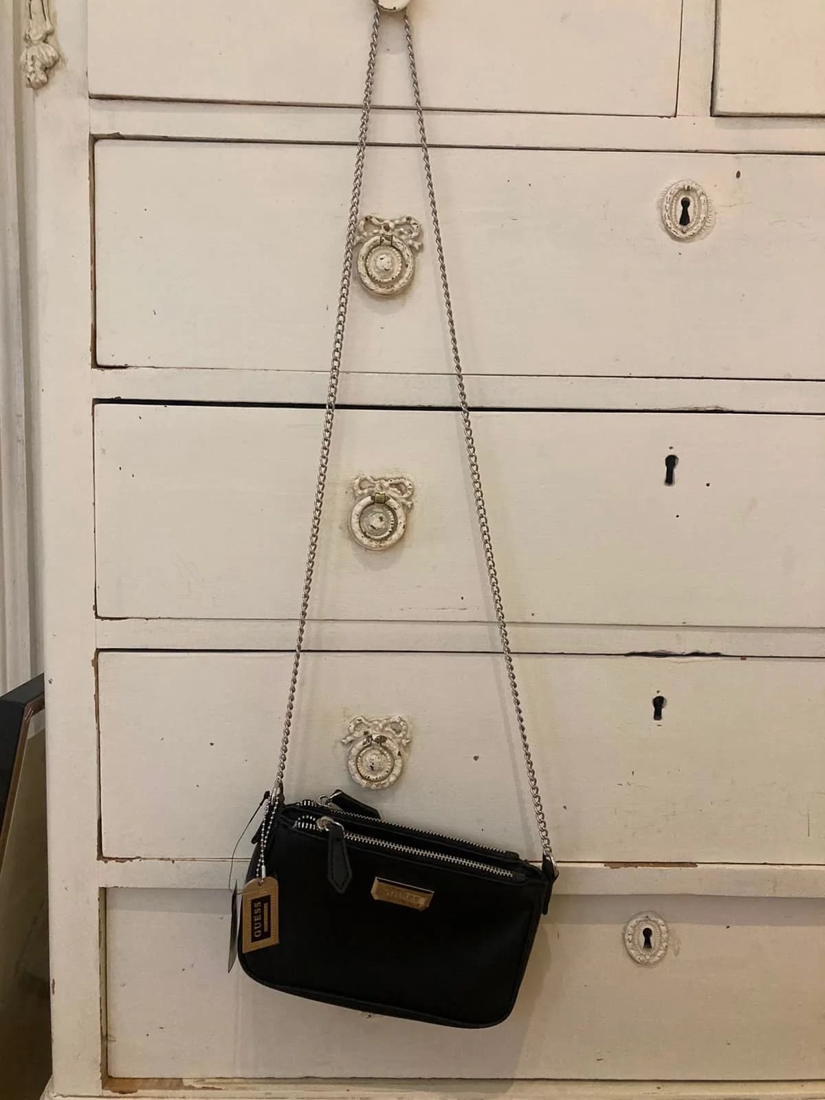Usado por Josefina Bustamante, Cartera Guess NUEVA