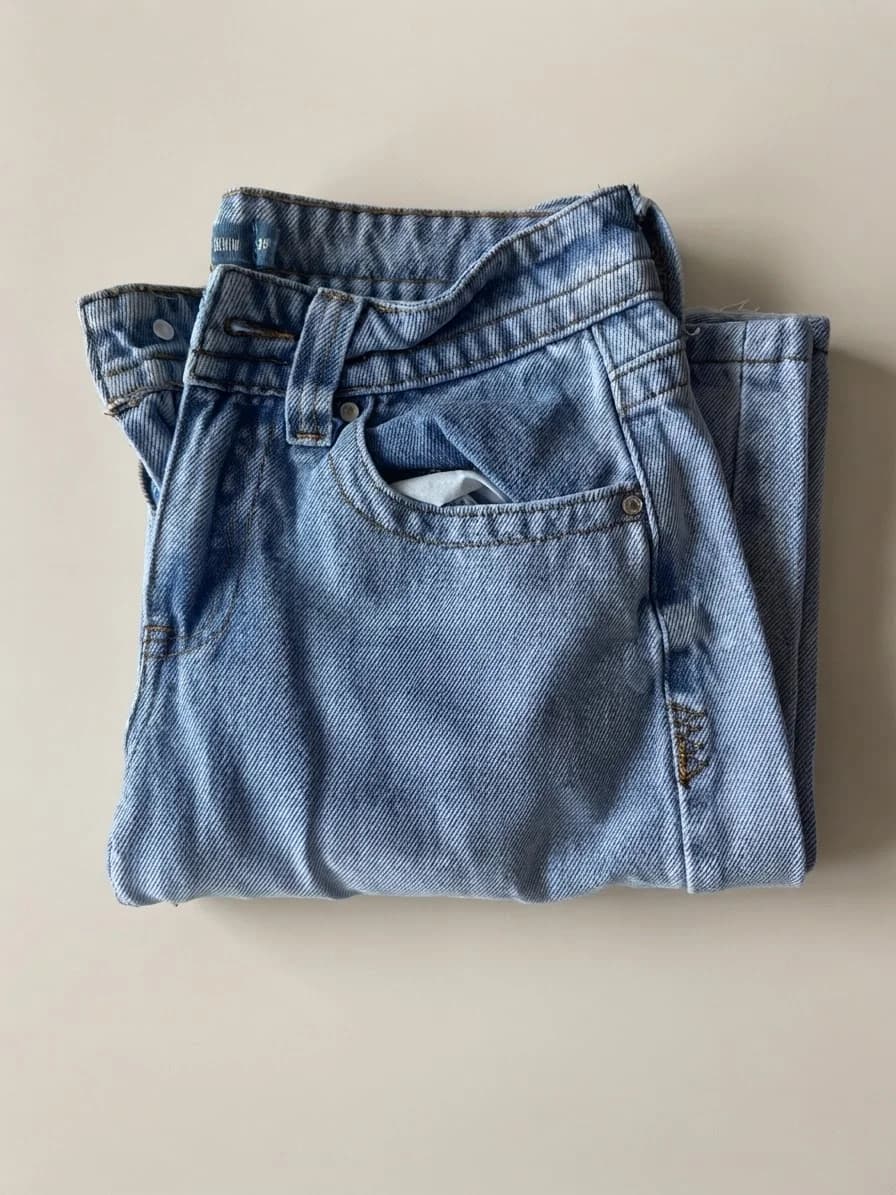 Usado por Sofia meldaño , Jeans tiro bajo celestes, talla 38