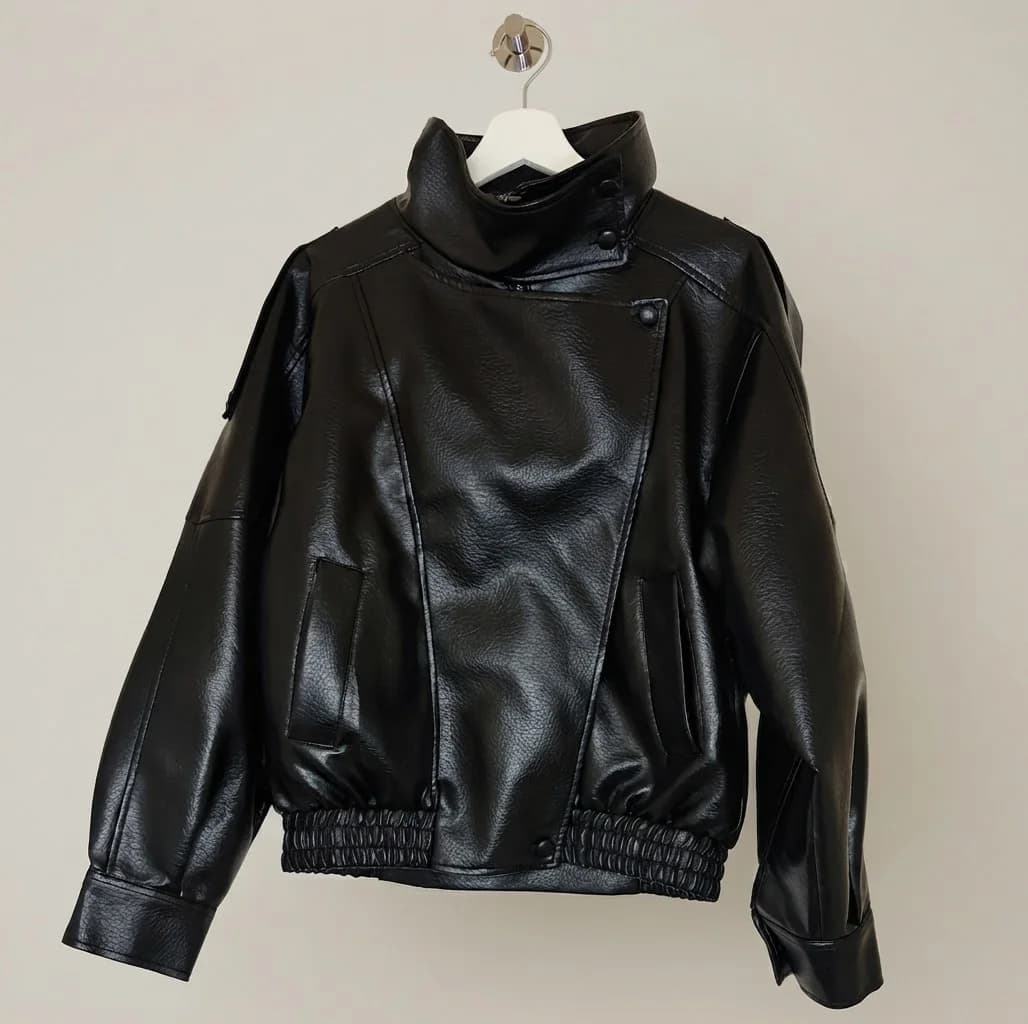 Usado por Trinidad Valenzuela, chaqueta cuello cruzado, talla xs