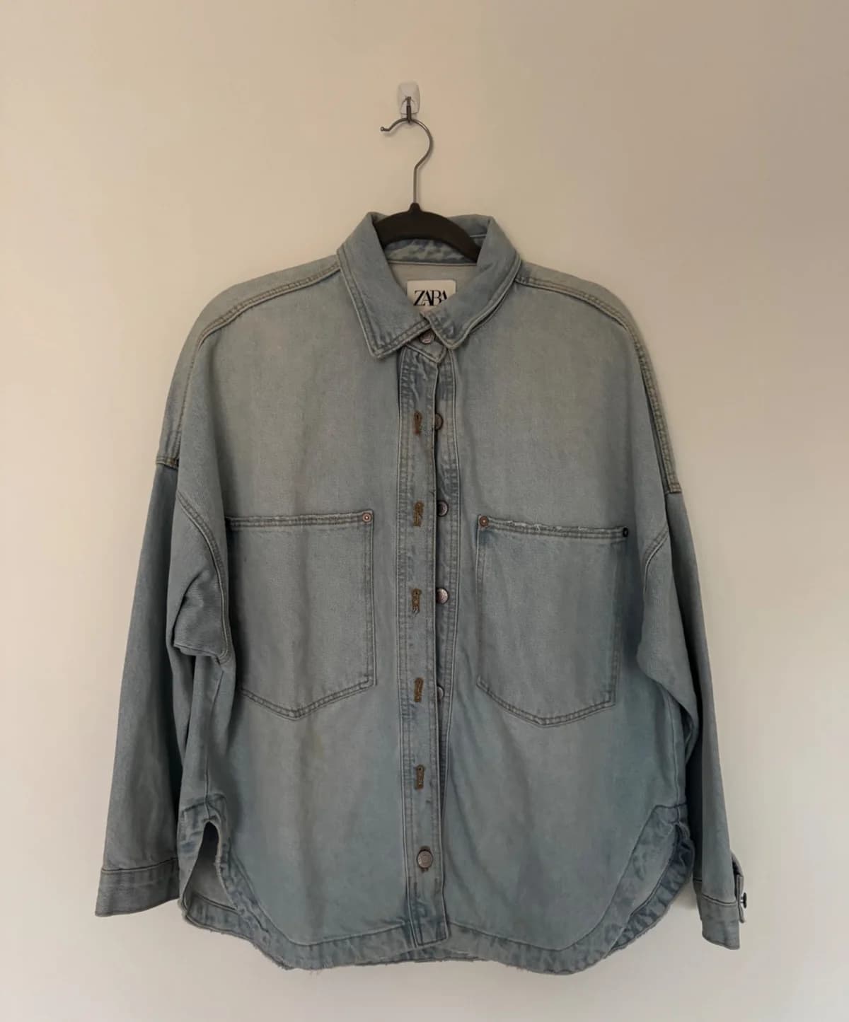 Usado por Catalina Marino, Chaqueta jeans oversize Zara, talla M