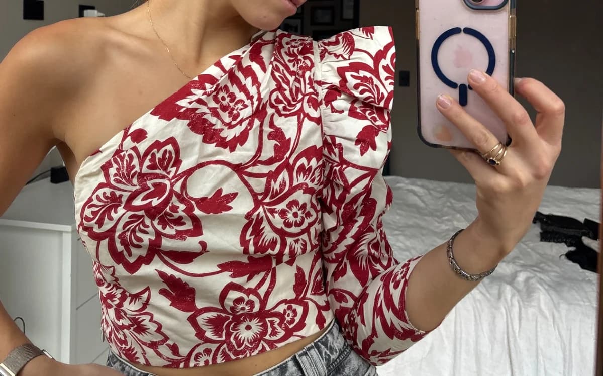 Usado por Amalia Abogabir, Blusa diseño Zara, talla M