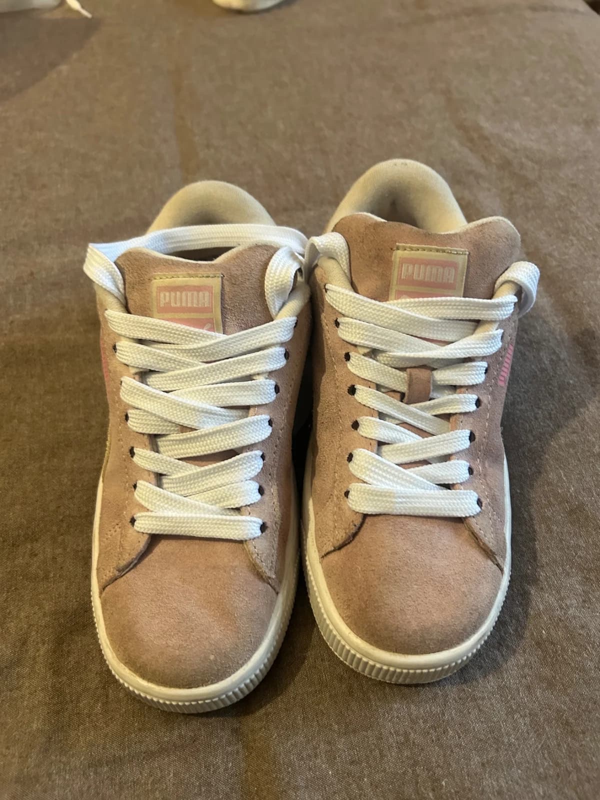 Usado por agustina gajardo, zapatillas suede XL , talla 35