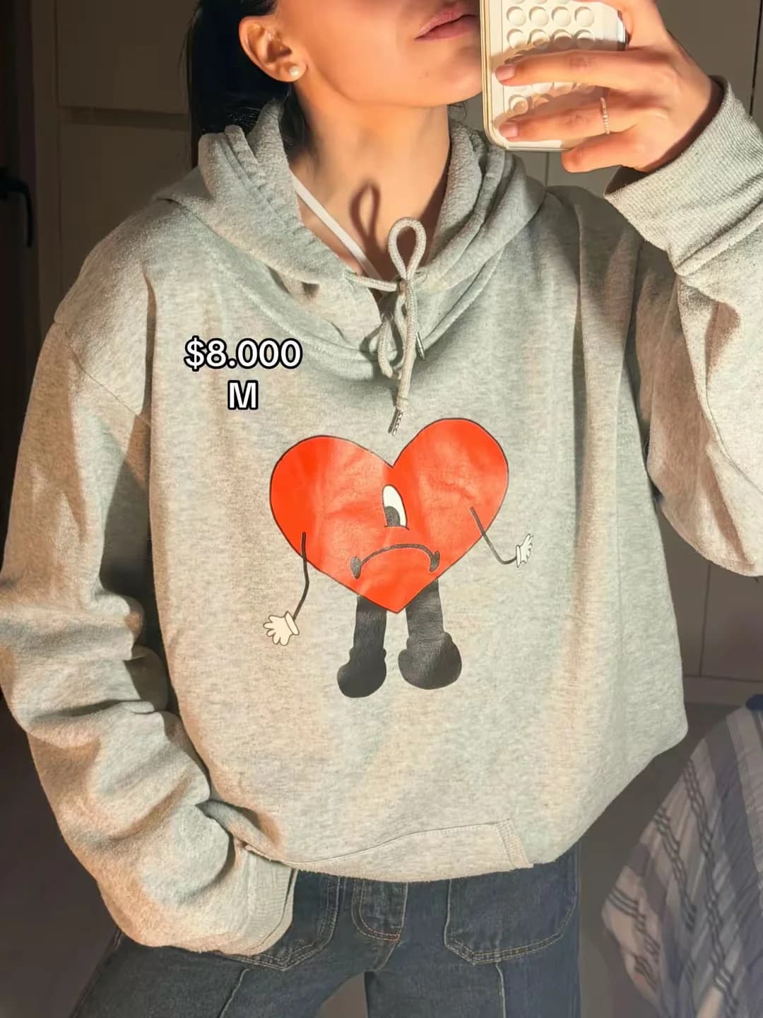 Usado por Sofía Armstrong, Poleron Gris Bad Bunny, talla M
