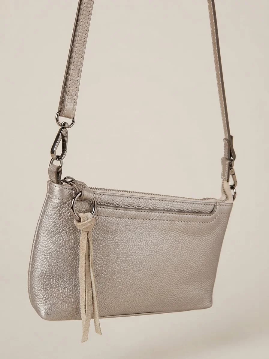 Cartera plateada — foto 1