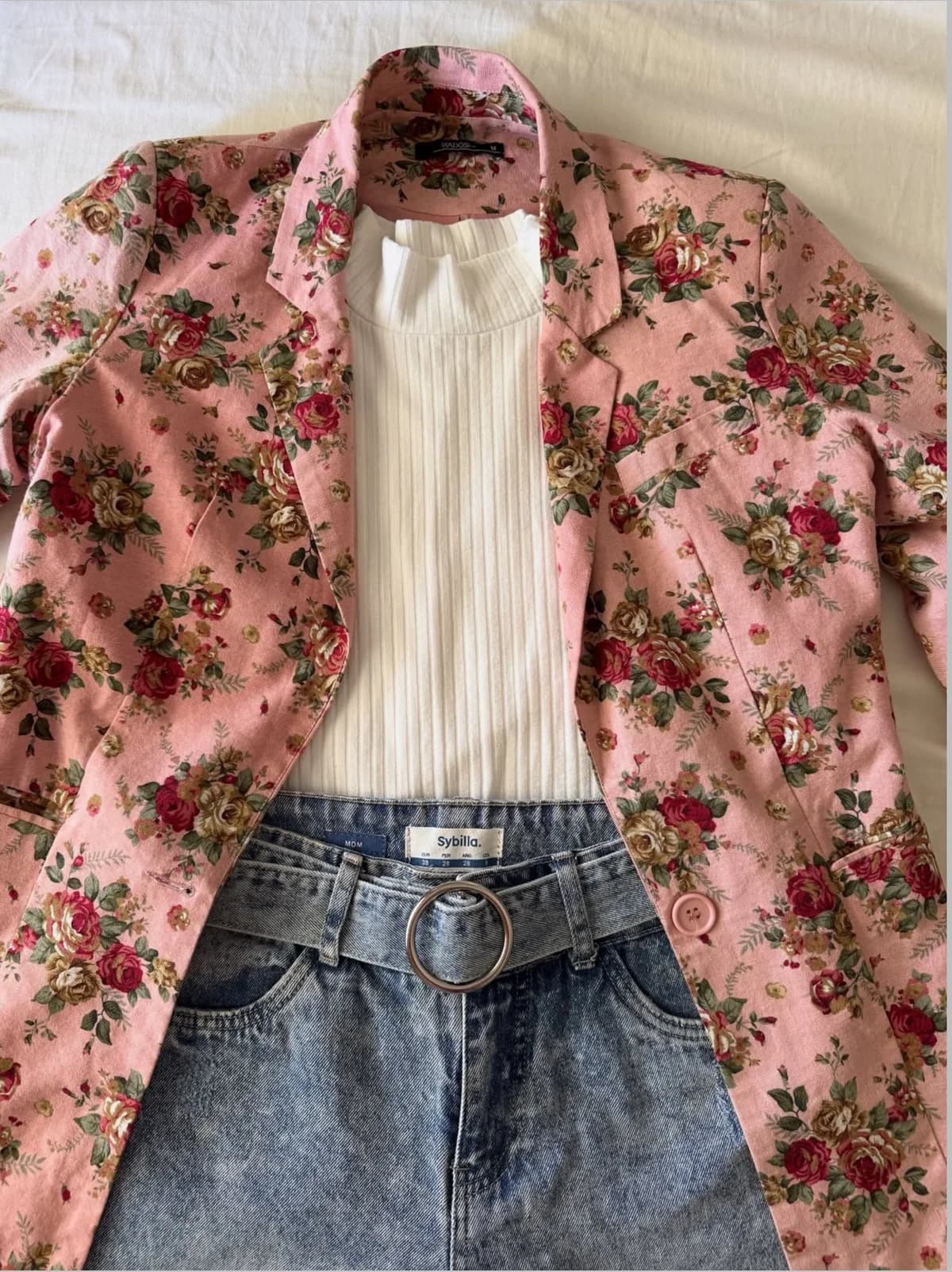 Usado por Ropero coniv, Blazer con flores nuevo, talla M
