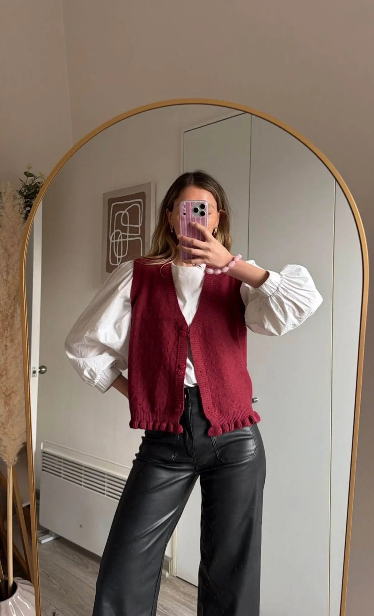 Usado por CAMI MARAMBIO, Chaleco burdeo NUEVO, talla TU