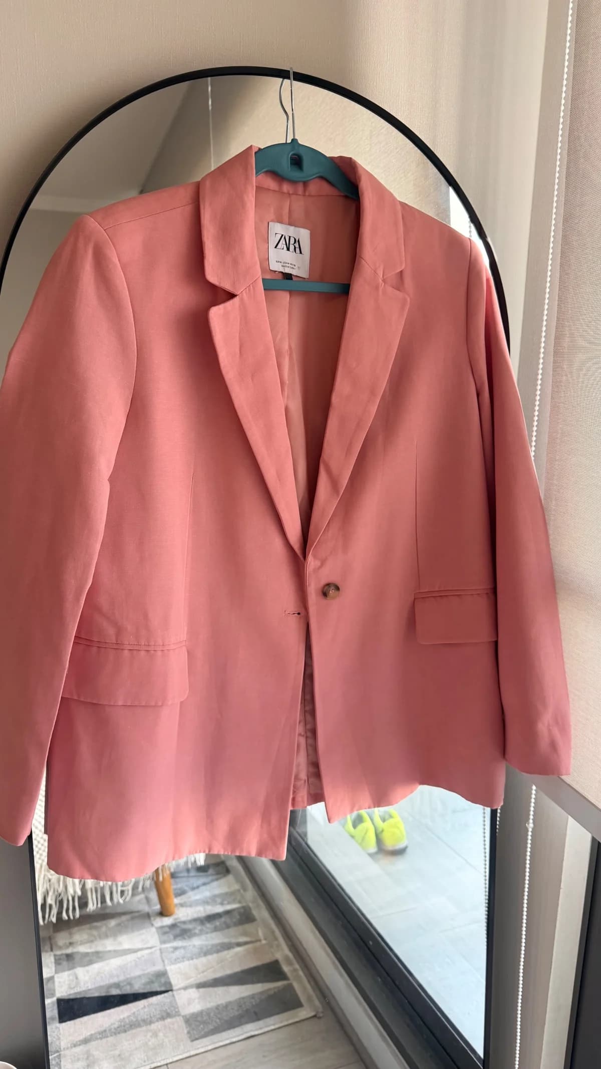 Usado por Fran Allende Keil, Blazer Zara rosado lino , talla M