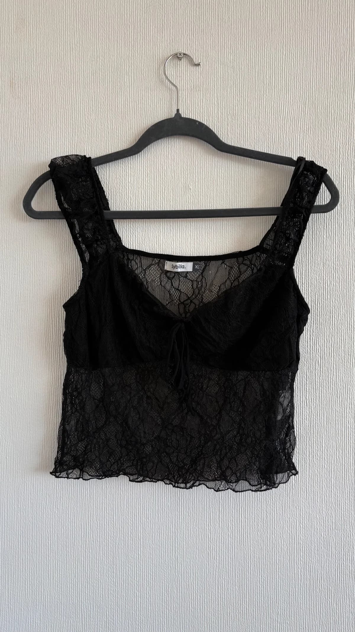 Usado por Isidora Baxter, 3 Tops fiesta, talla XL (M)