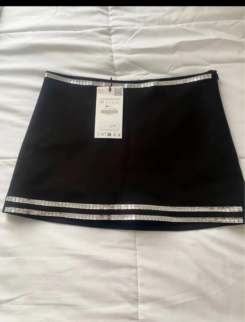 Usado por Rosa Alfaro, Falda brillos Zara , talla Xs