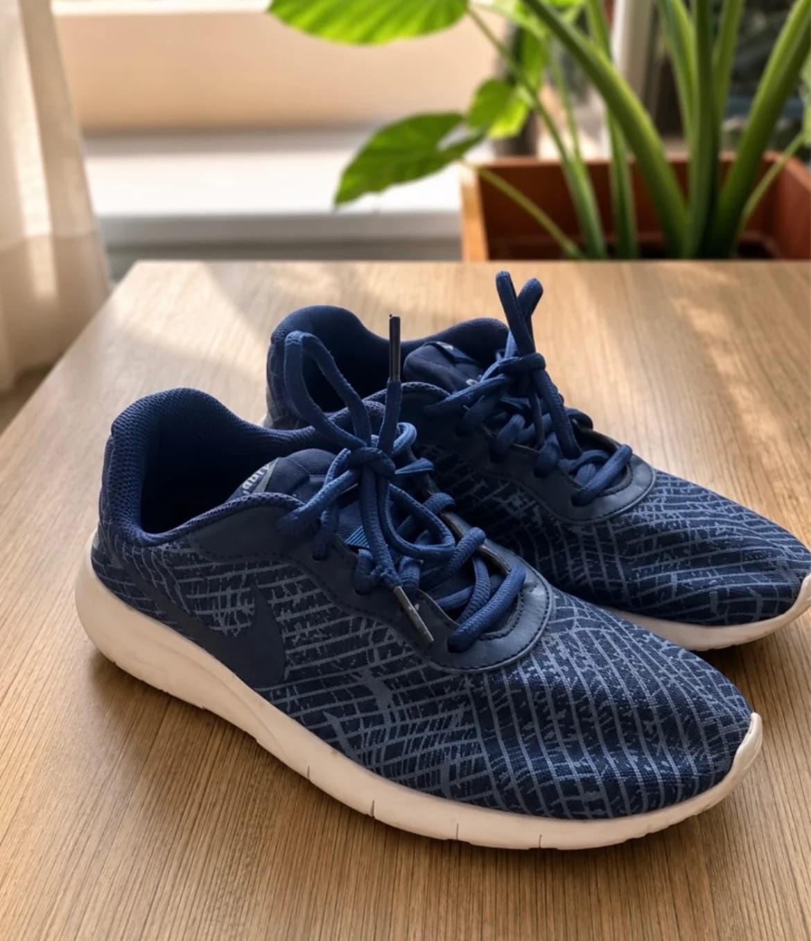 Usado por Fernanda Fortunati , Zapatillas Nike deportivas , talla 38