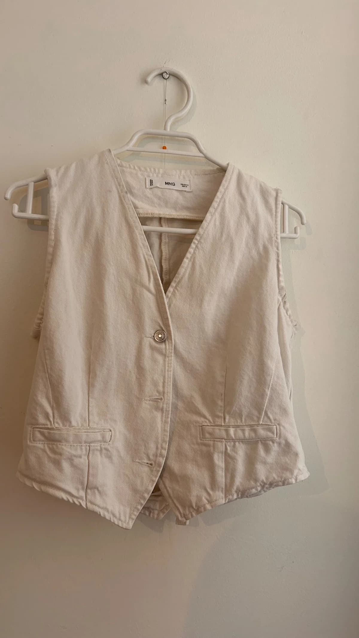 Usado por Aranza Carrasco, VEST MANGO , talla M