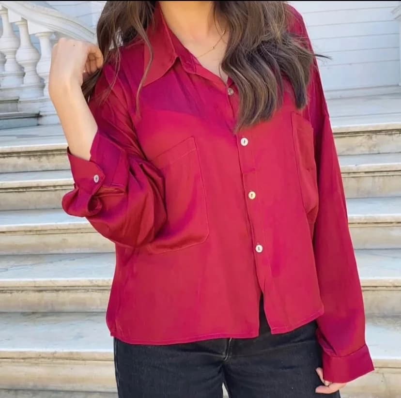 Usado por Arlette Krüger , Blusa simil seda burdeo , talla S-M