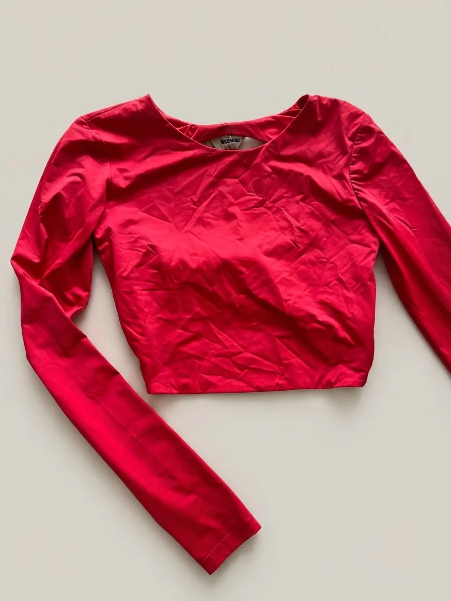Usado por isi ureta, Top rojo sin espalda , talla S