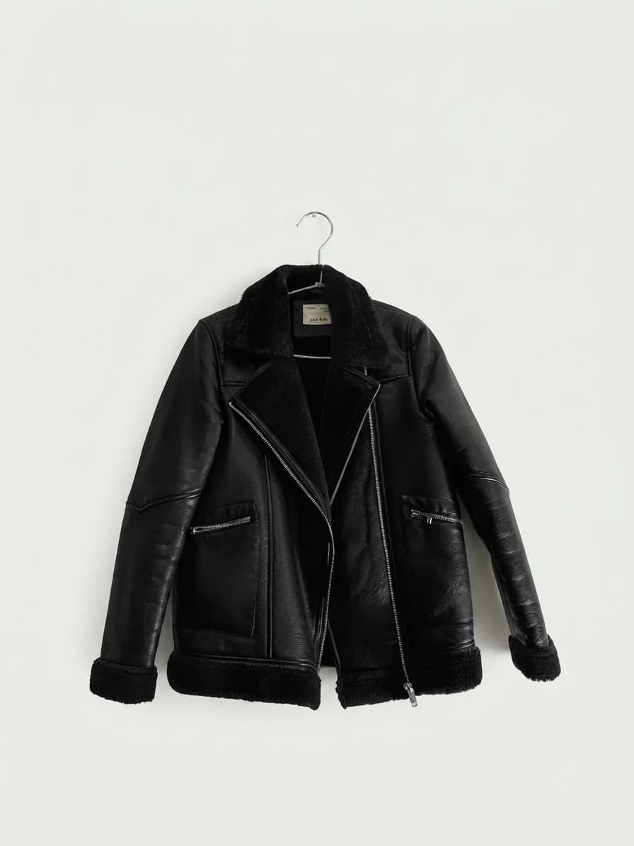 Usado por Rafaela Valenzuela ubeda, Chaqueta cuero , talla 13/14, S