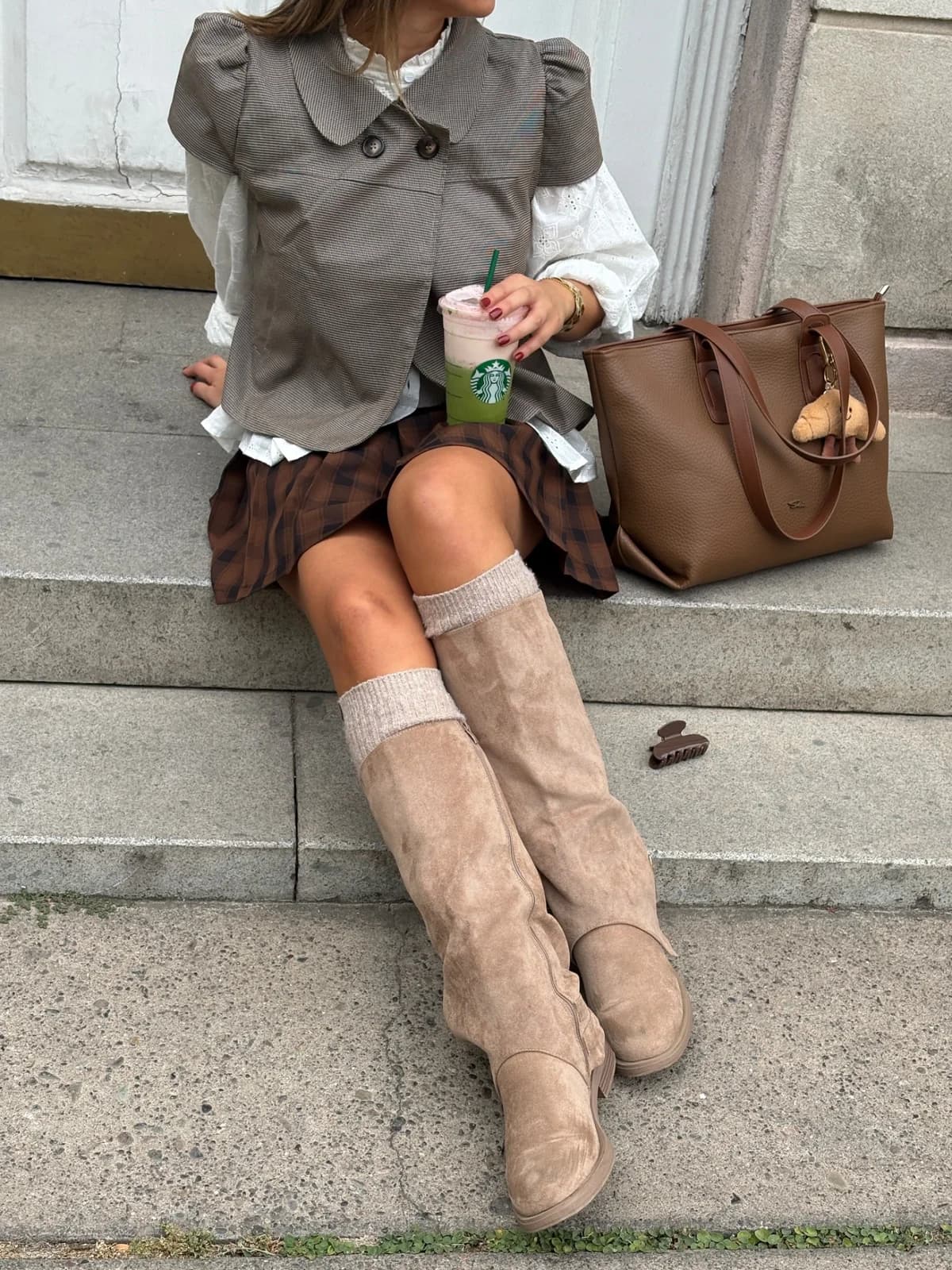 Botas taupe cafe — foto 1