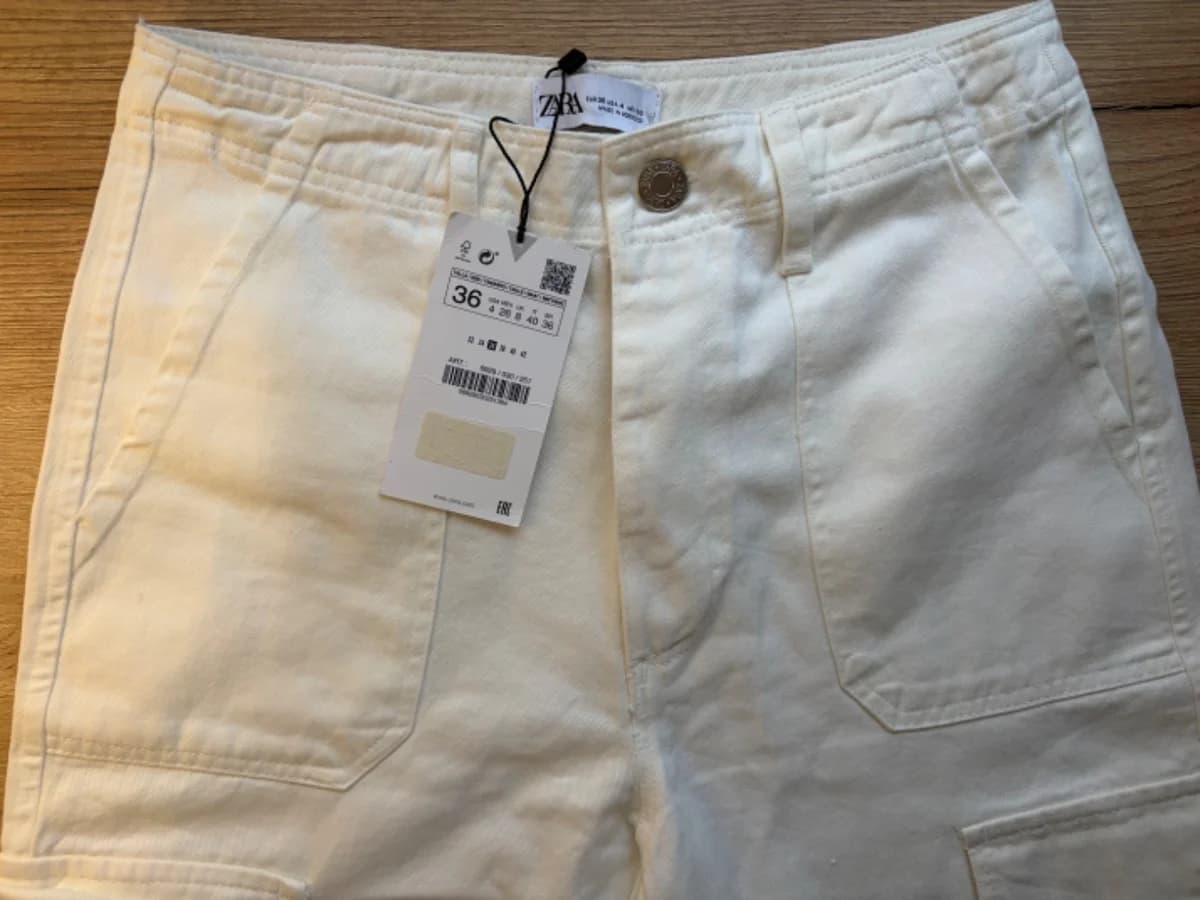 Usado por Consuelo Cárdenas , Jeans Cargo Tiro Alto, talla 36