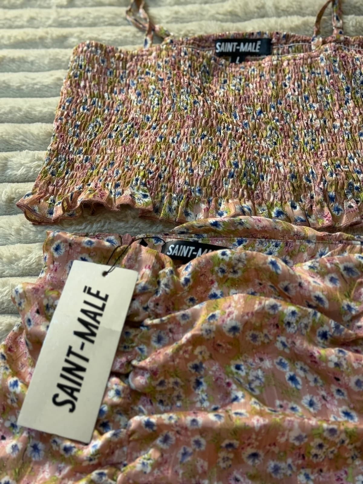 Usado por Anyela , Conjunto floral Saint-Malé, talla M,L