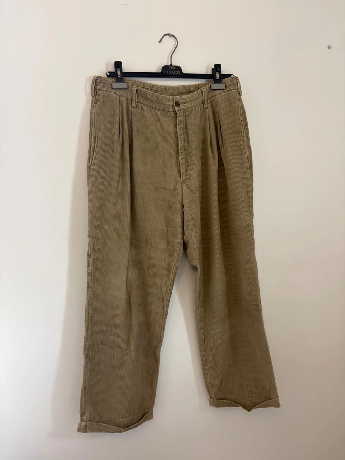 Usado por Sofia Marti, Pantalón cotele , talla 42