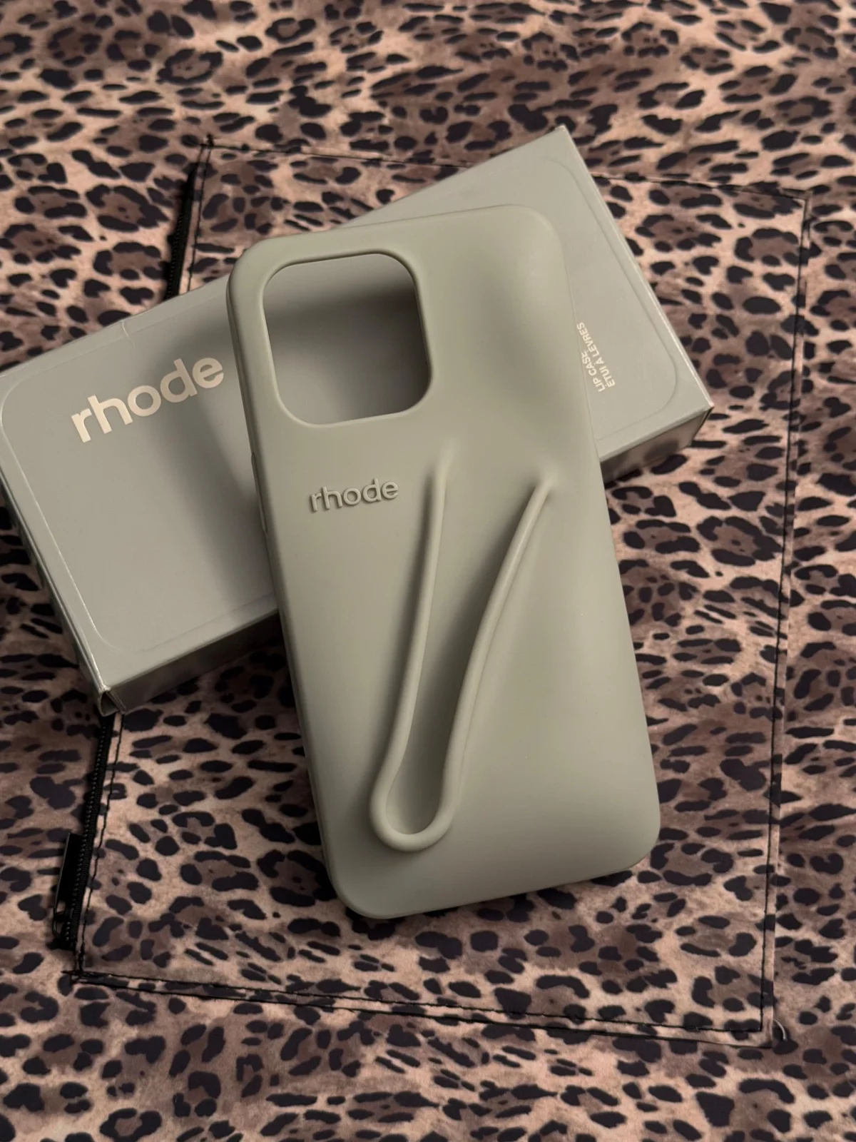 Carcasa Rhode Lip Case Gris iPhone 15 Pro Max