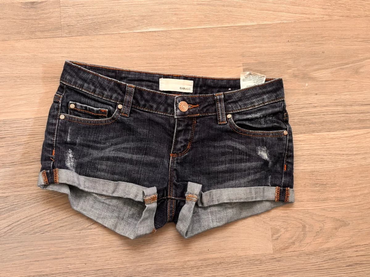 Usado por sofia albornoz , micro shorts garage, talla 34
