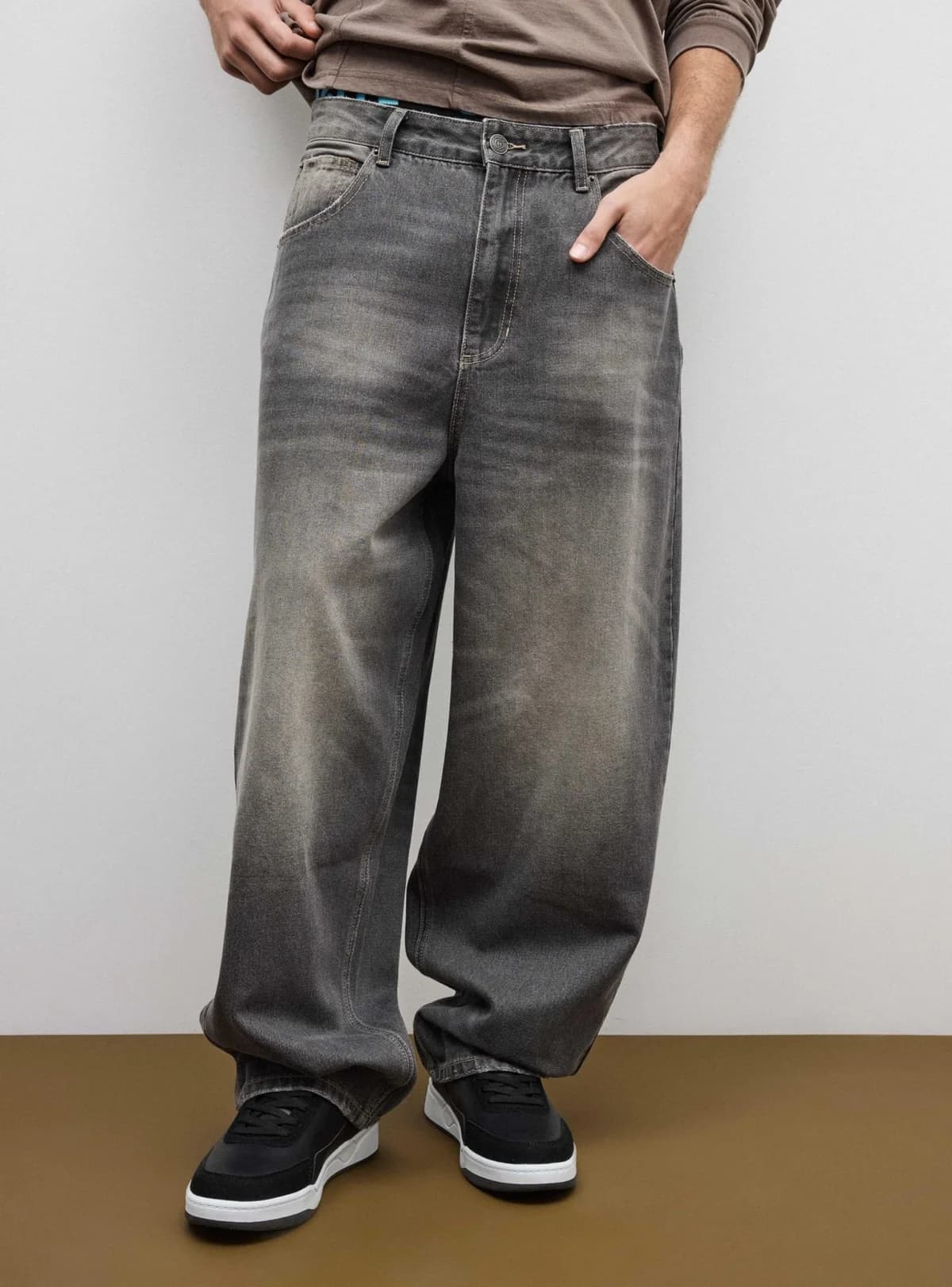 Usado por Manuel Arenas, JEANS BALLOON FIT, talla 42