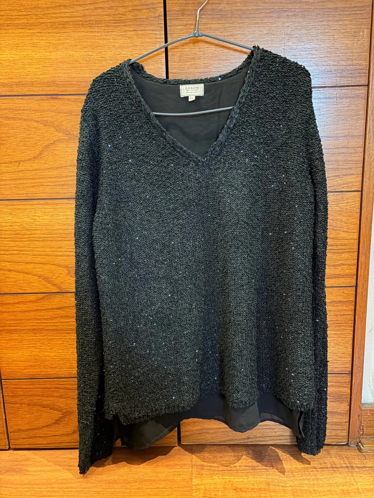 Chaleco negro con mini lentejuelas