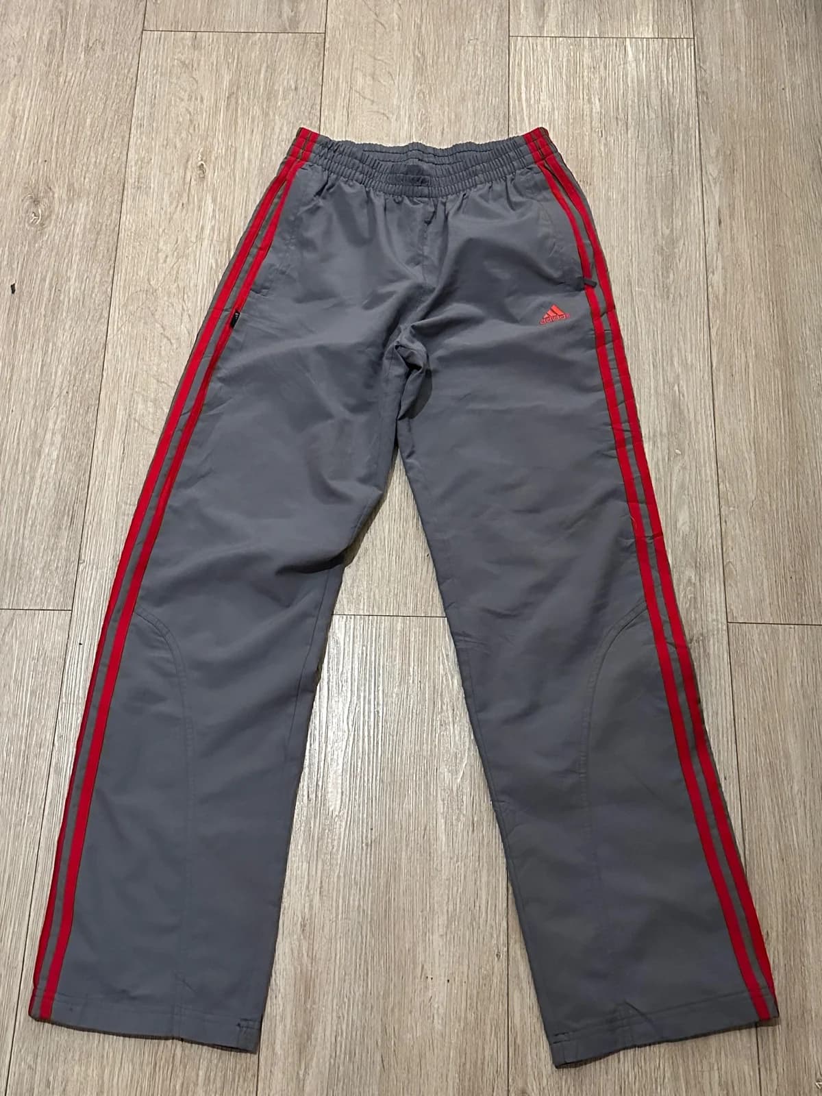 Usado por Valentina Tapia, Buzo adidas vintage , talla L(más s)