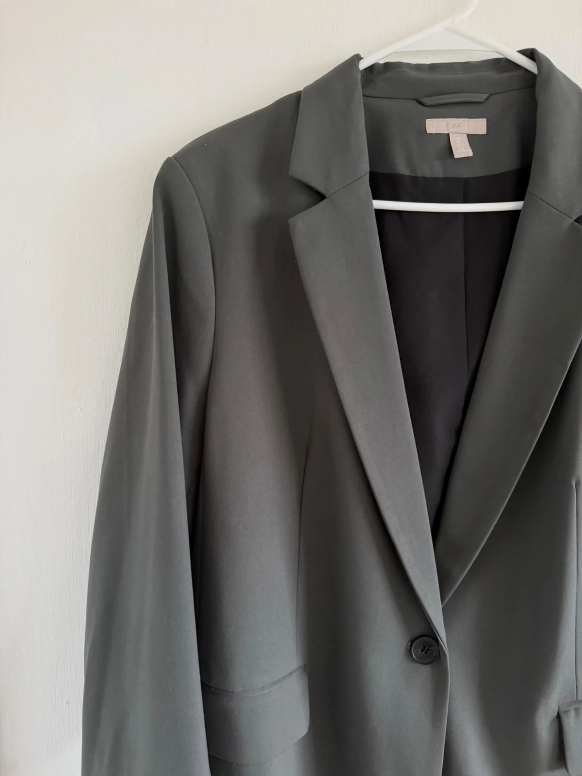 Usado por Isidora Fuenzalida Costa, Blazer verde oliva/grisáceo, talla L