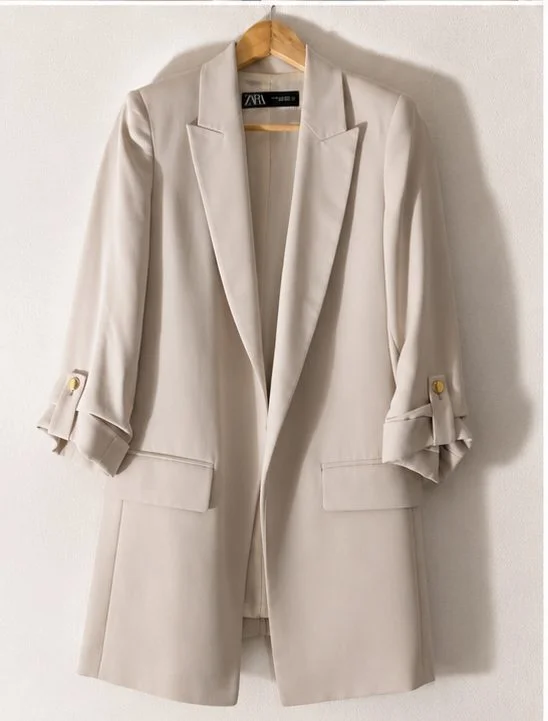 Usado por Carla Muñoz Allendes, Blazer Beige Zara , talla XS