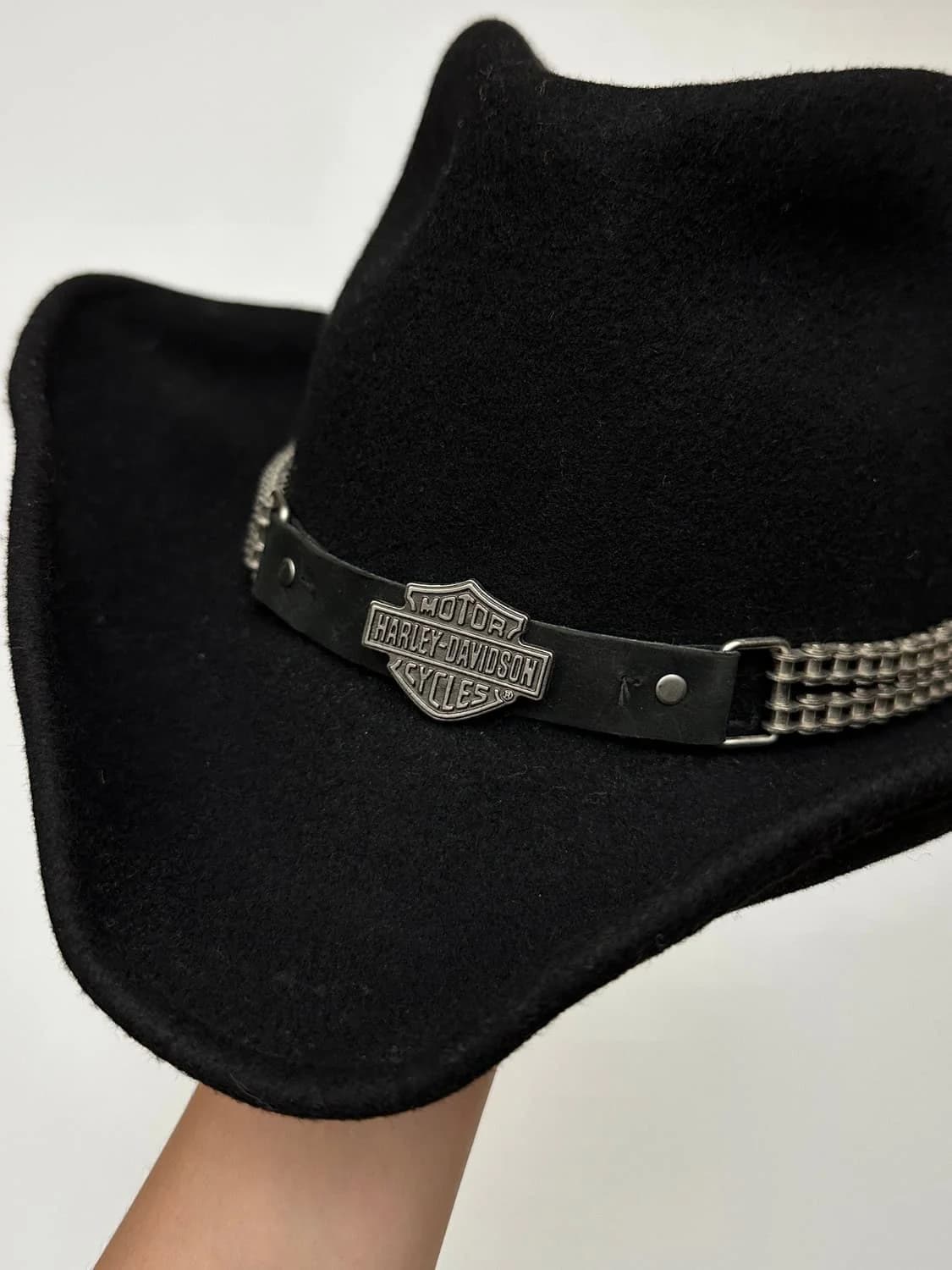 Usado por Gracia Labraña, Sombre Cowboy Harley-Davidson