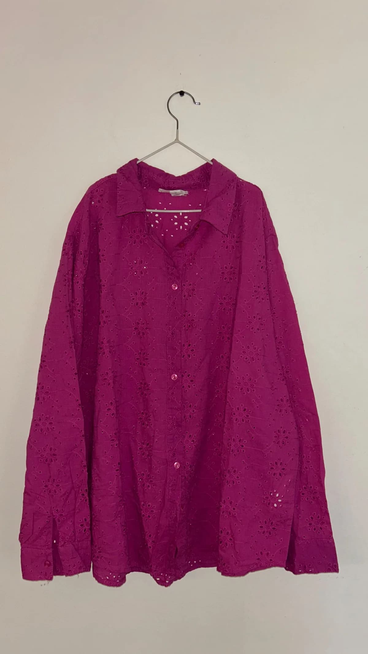 Blusa morada con flores