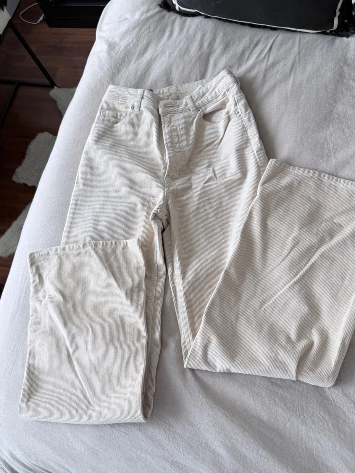 Usado por Tatiana Tscherebilo, Pantalon cotele, talla 36