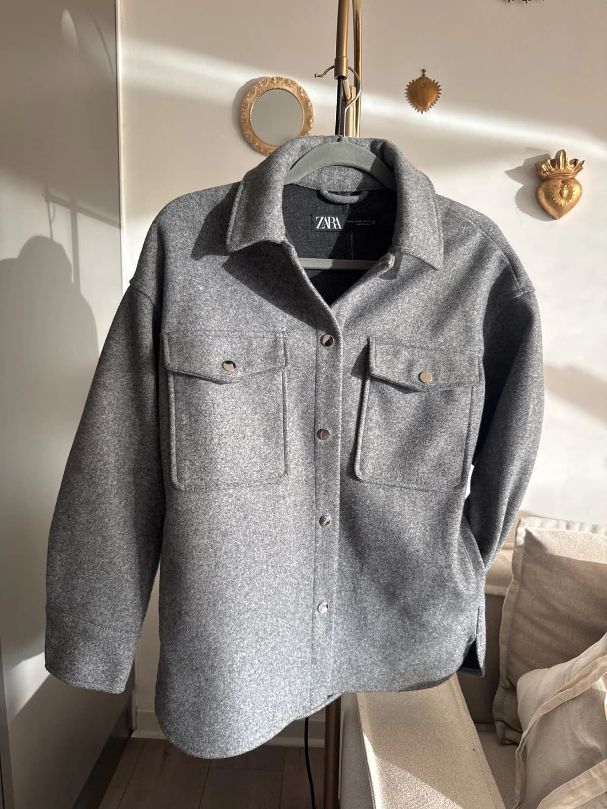 Usado por Consuelo Navea, Sobrecamisa Zara , talla XS