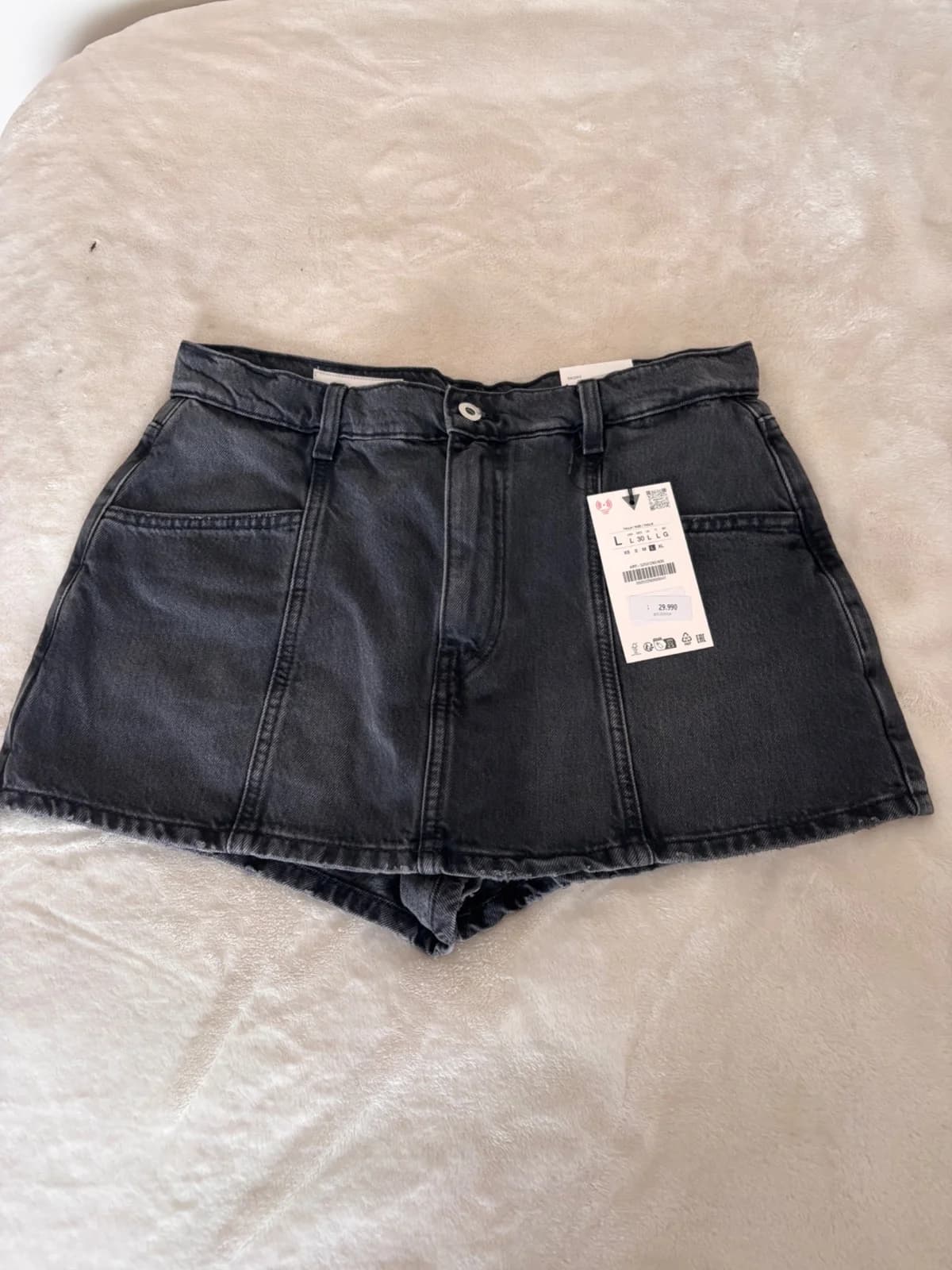 Usado por Antonia Poblete Ramadanovich, Falda short Zara , talla L(38)