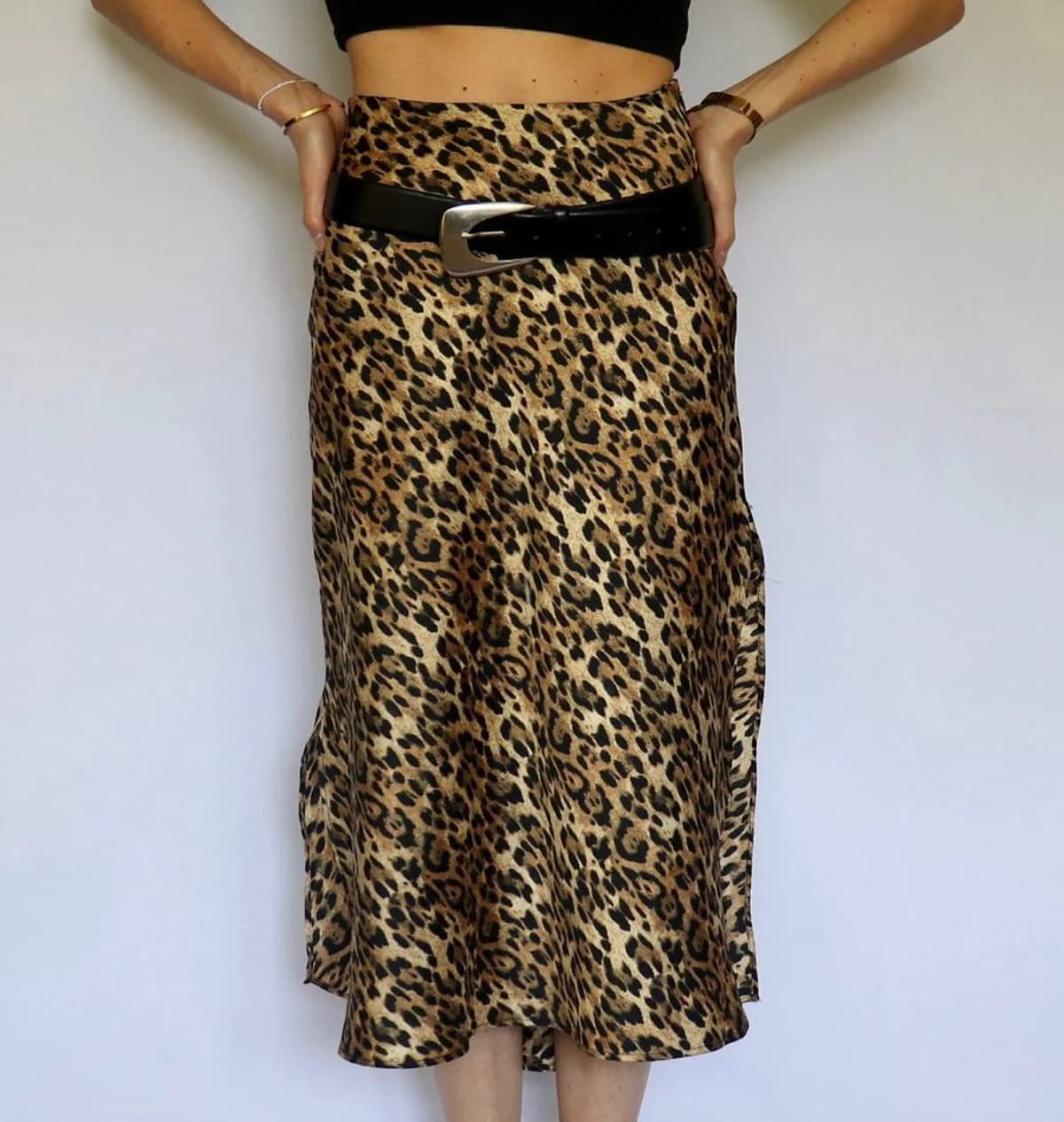 Usado por Javiera Sepulveda, Falda Midi Animal Print, talla XS