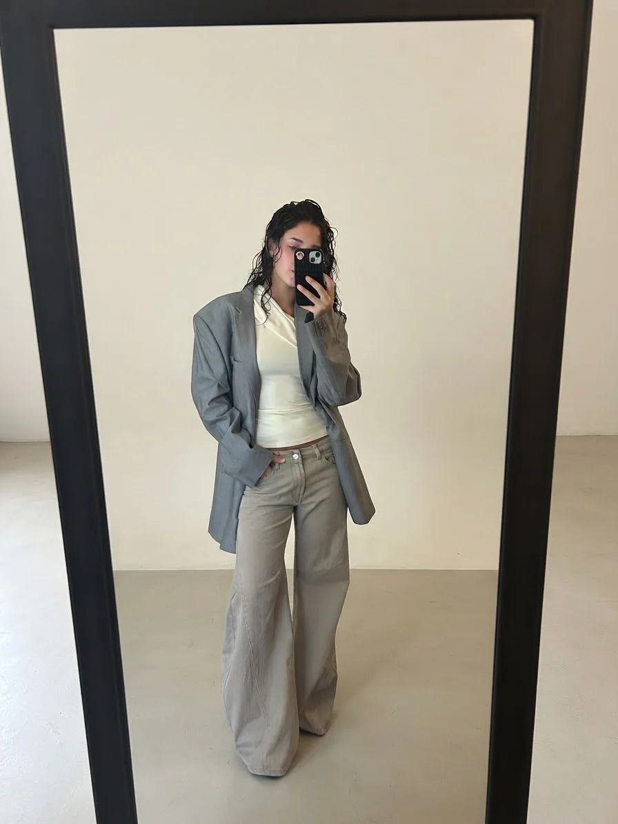Usado por Amanda Vermehren , Jeans beige tiro bajo , talla 36