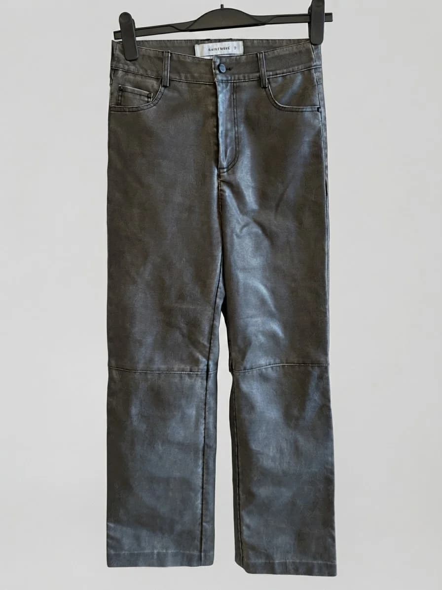 Pantalón cuerina — foto 1