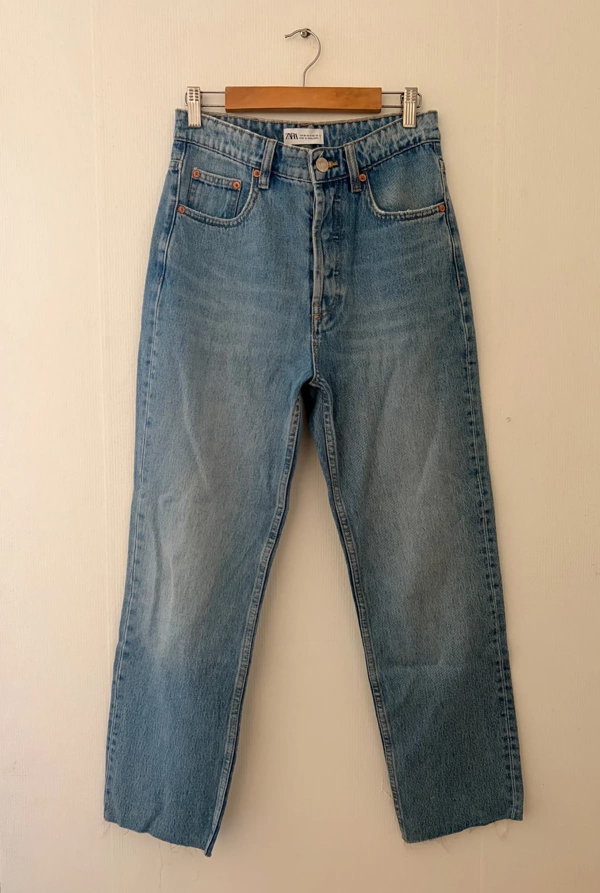 Usado por Fabiana Lillo, Jeans straight Zara, talla 36