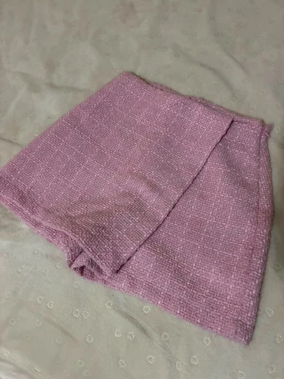 Usado por Emilia Victoria Chaves Bite, Falda short lanilla, talla M