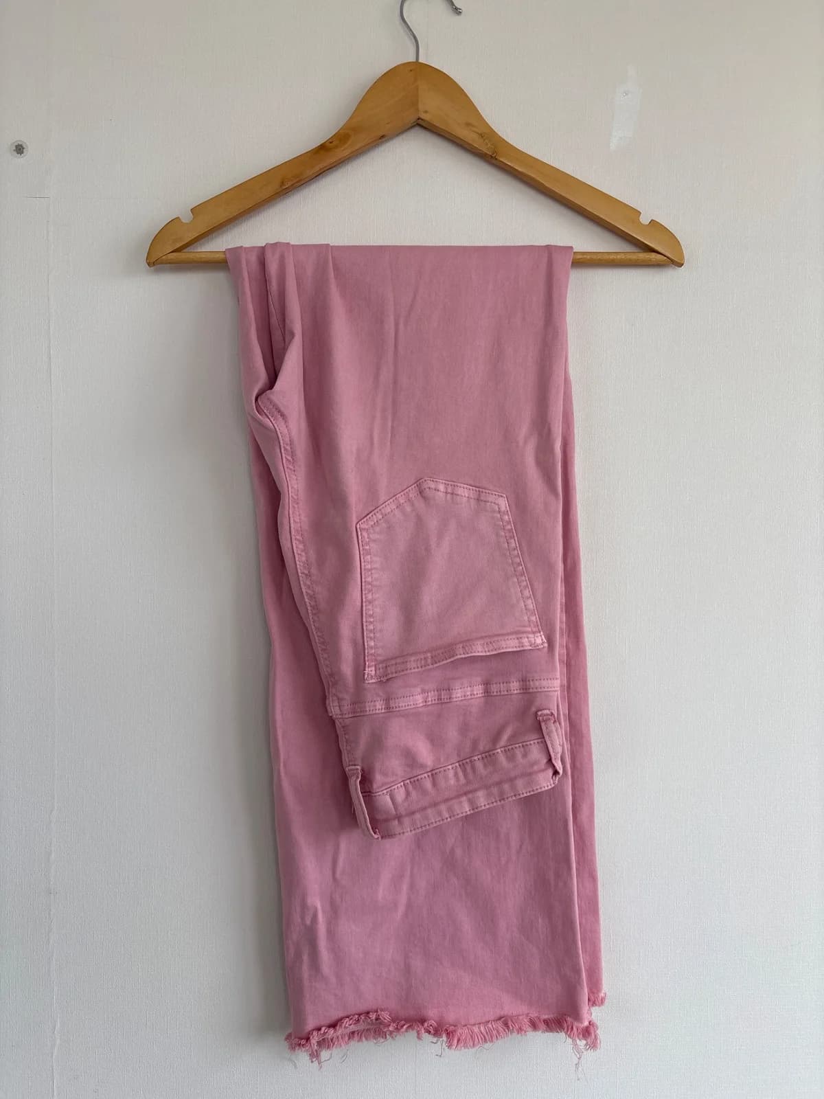 Usado por montserrat meneses, Jeans wide leg rosados, talla 36