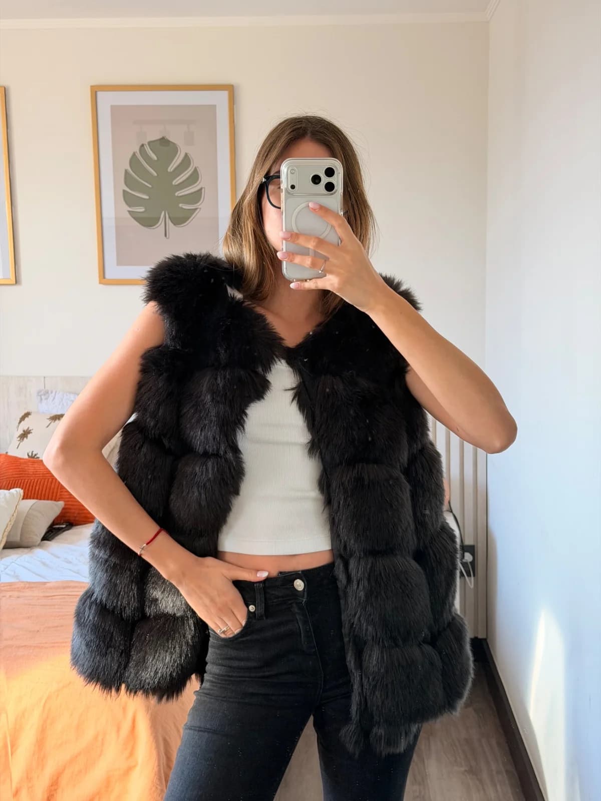 Usado por Paula Aguirre, Peludo sin mangas, talla 36