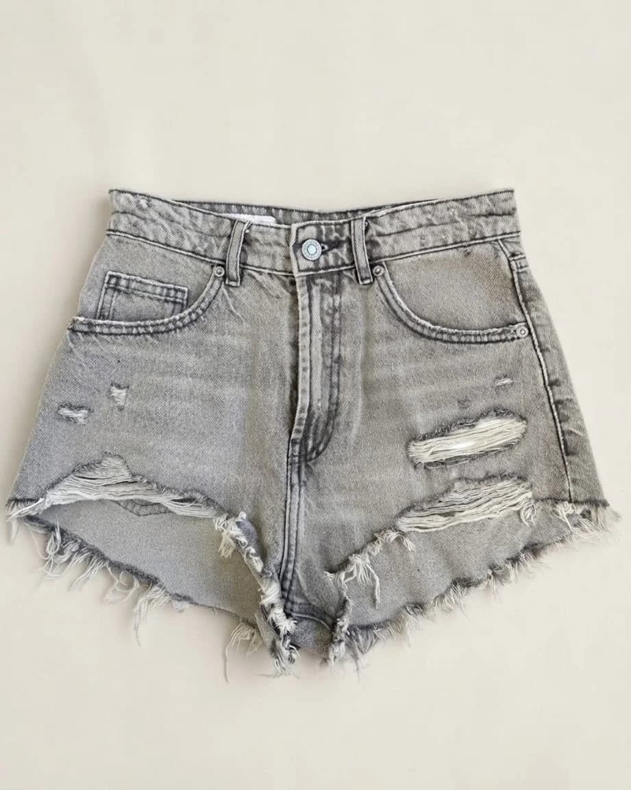 Usado por Closet de Sofía , Short Gris Zara, talla 34
