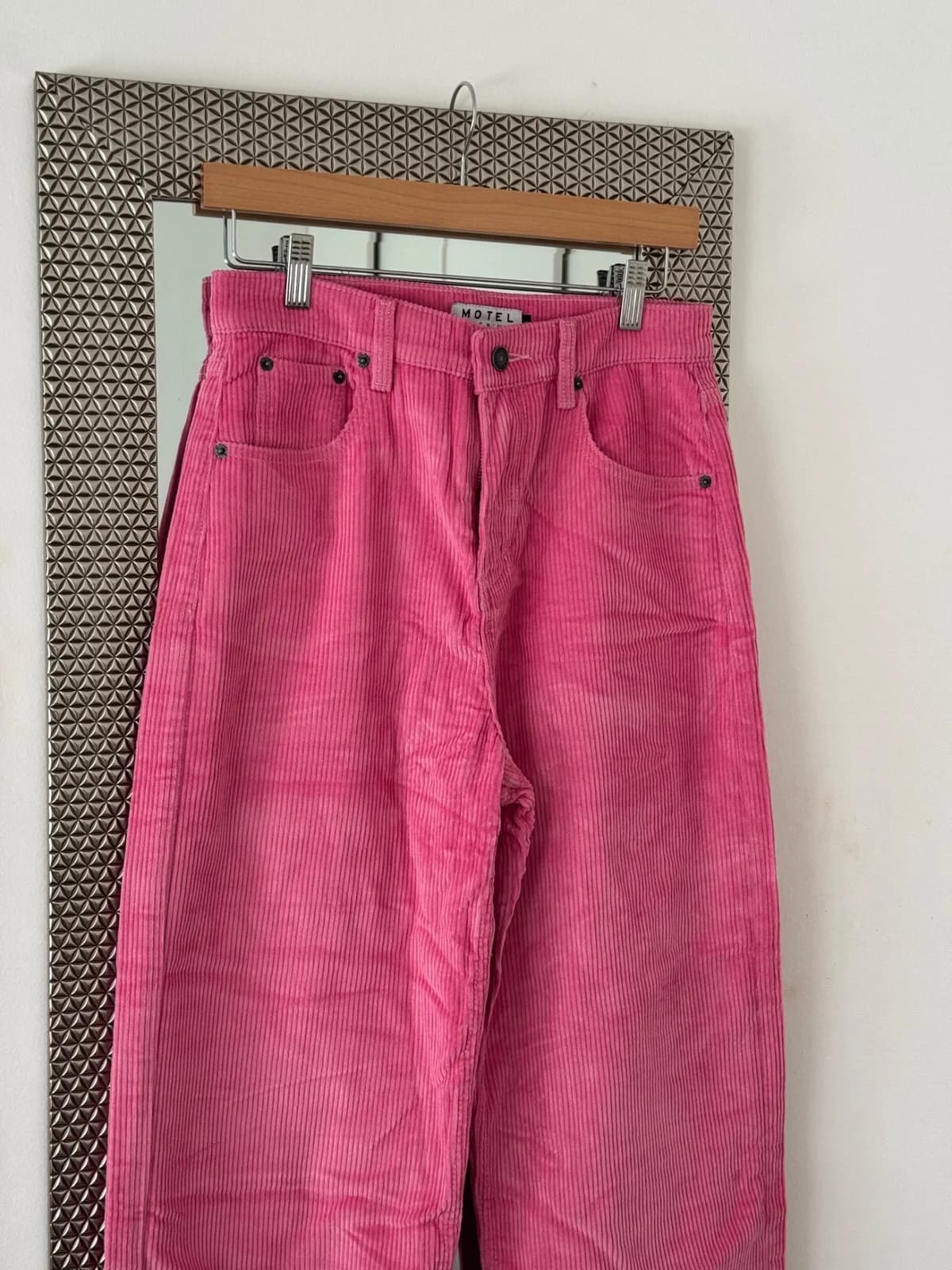 Usado por Scarleth Valentina Ruiz Soto, Pantalón Motel rocks, talla S