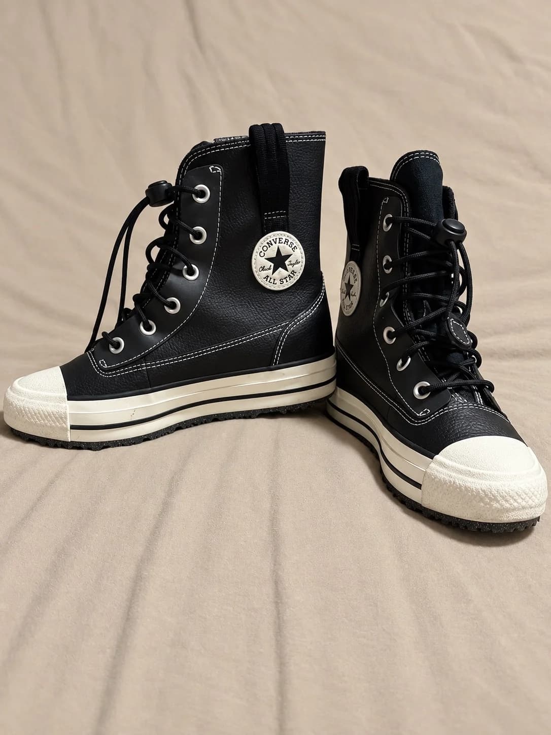 Usado por Carolina Turen, Converse All Star negras de cuero – Talla 38 – Excelente estado, talla 38