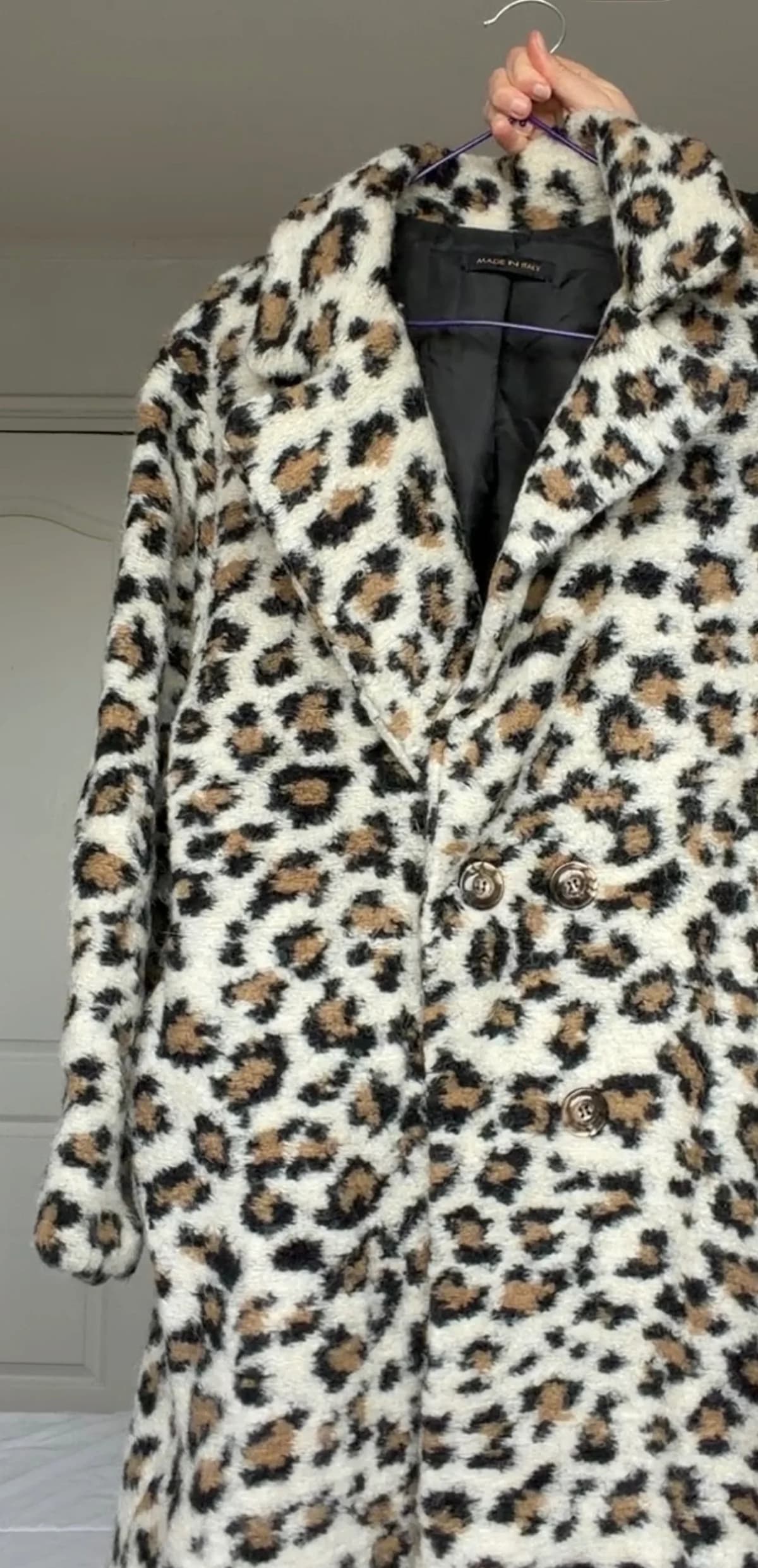 Usado por Isidora Fuenzalida Costa, Chaquetón animal print , talla Única