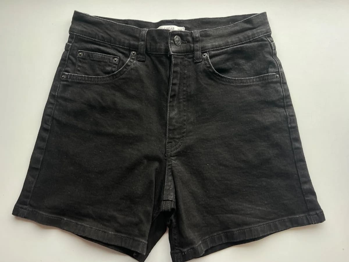 Short negro tiro alto (36/38) — foto 1