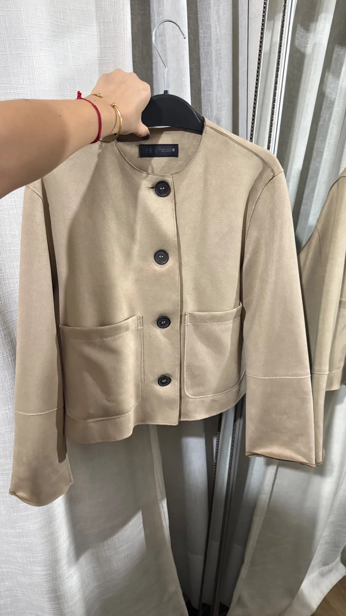 Usado por Trinidad donoso, Chaqueta Suede Zara, talla XS