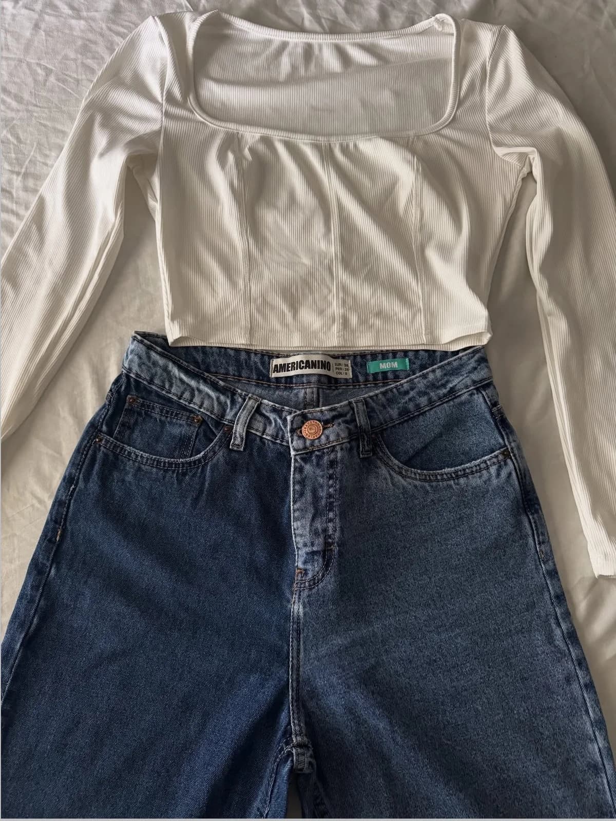 Usado por Ropero coniv, Pantalón Mom , talla 38