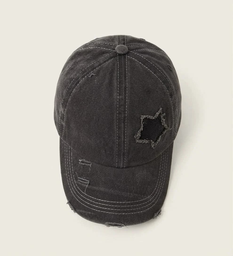 Usado por Chumii, Jockey gris estilo “roto”, talla Único